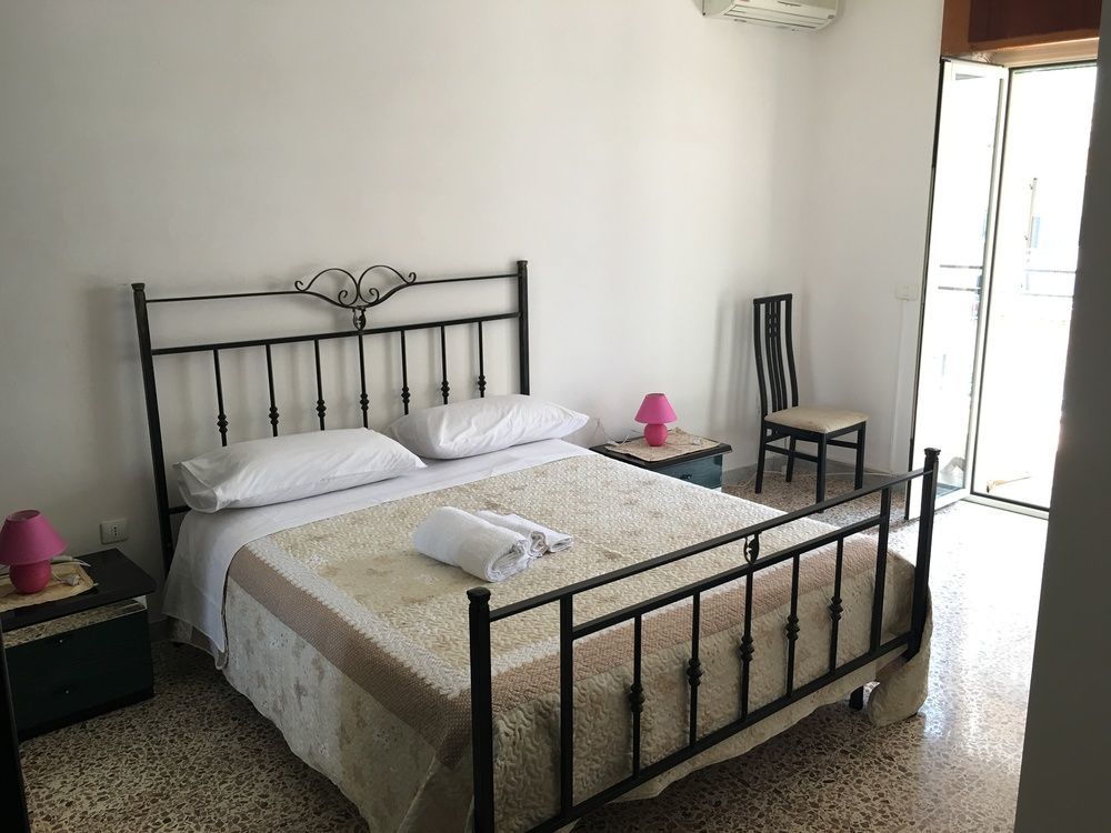 B&B Magna Grecia Crotone Exteriör bild